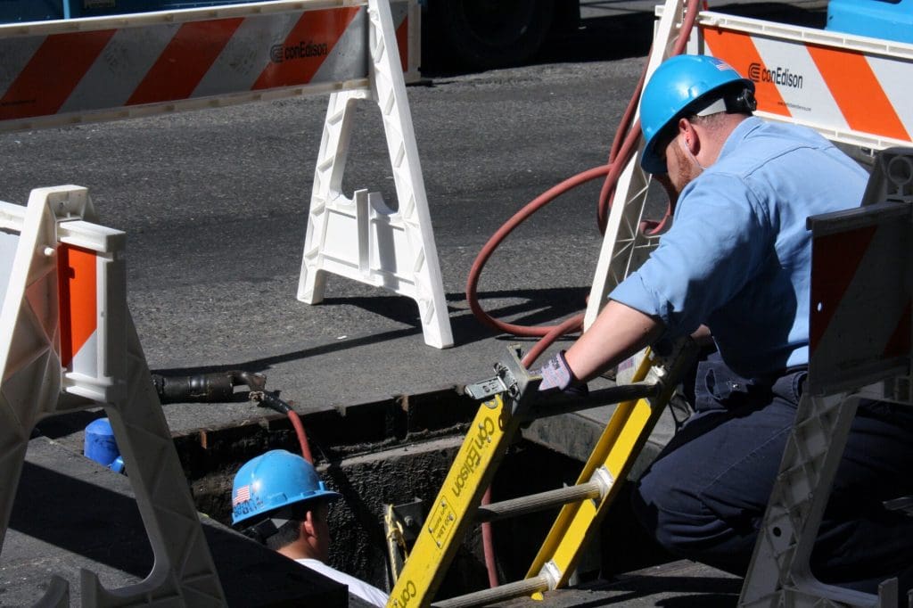 Emergency Repair Service Worker